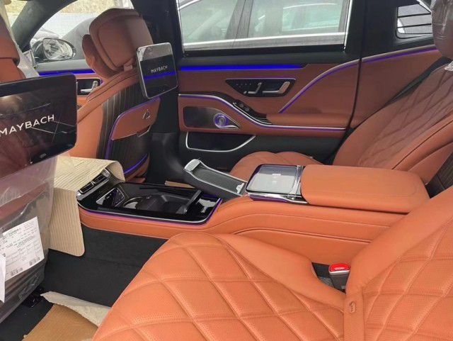 全新迈巴赫S680四座VIP行政轿车价格(图1)