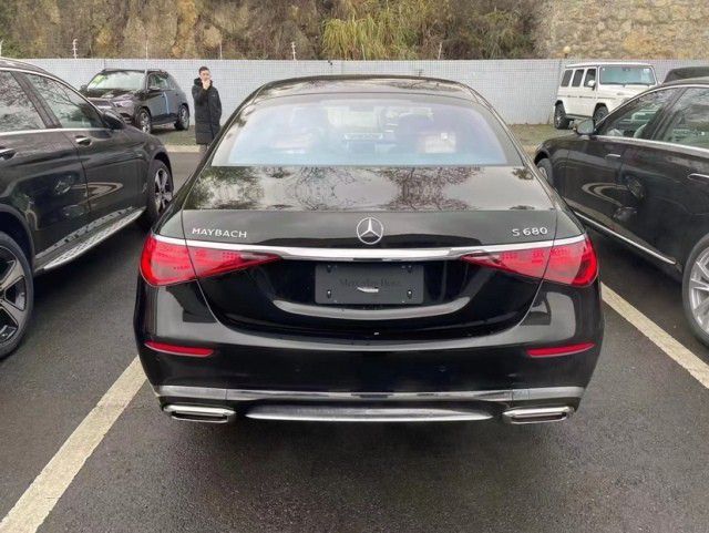全新迈巴赫S680四座VIP行政轿车价格(图2)