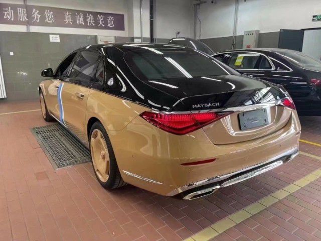全球限量双色顶配迈巴赫S680(图4)