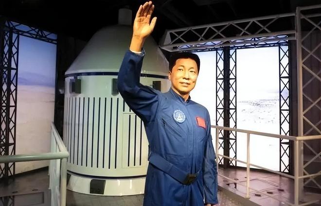 神舟七号的凶险时刻：三名航天员做好牺牲准备翟志刚冒险出舱(图6)
