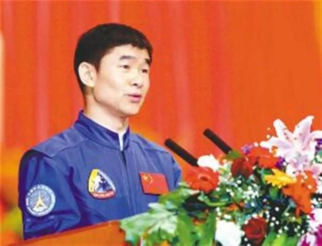 神舟七号的凶险时刻：三名航天员做好牺牲准备翟志刚冒险出舱(图7)