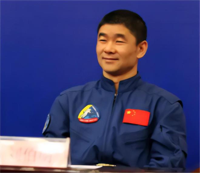 神舟七号的凶险时刻：三名航天员做好牺牲准备翟志刚冒险出舱(图13)
