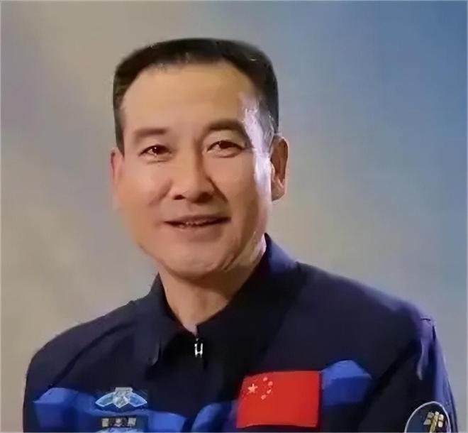 神舟七号的凶险时刻：三名航天员做好牺牲准备翟志刚冒险出舱(图14)