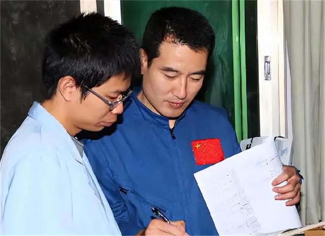 神舟七号的凶险时刻：三名航天员做好牺牲准备翟志刚冒险出舱(图19)