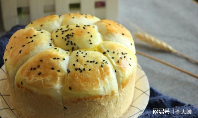 蒸面包这样做一次就成功不用烤箱和面包机松软香甜不上火(图1)