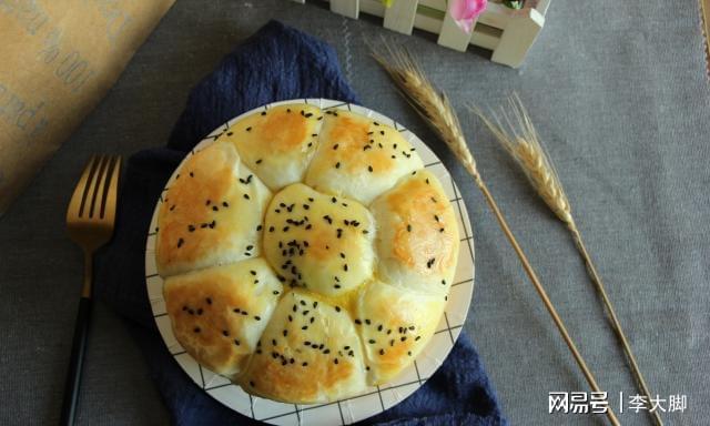 蒸面包这样做一次就成功不用烤箱和面包机松软香甜不上火(图2)