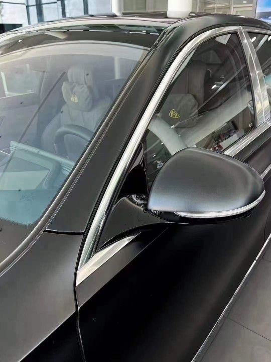 天津港迈巴赫S680四座现车 售空白区(图1)